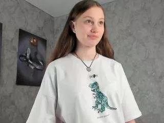 Discover our girls online shows and discover the company of countless livestreamers, with stunning shapes, sex toys and more.
