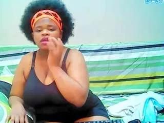 ebonybigboobs4u from CamSoda is Freechat