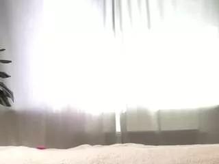 eleneeves from CamSoda