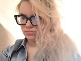 elenefulwood from CamSoda