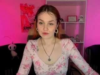 Discover our girls online shows and discover the company of countless livestreamers, with stunning shapes, sex toys and more.