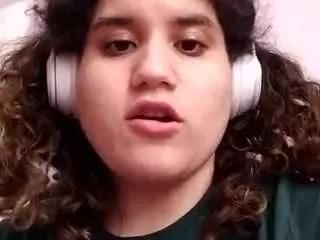 ellygcutie from CamSoda