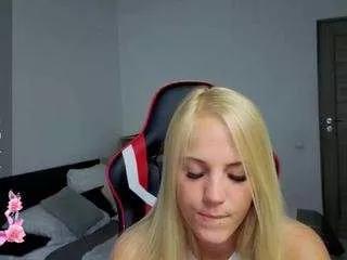 emilysuon from CamSoda is Freechat