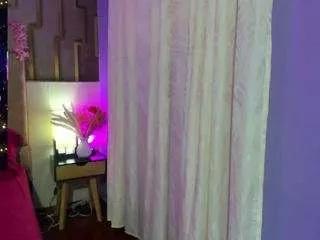 emma-arias from CamSoda is Freechat