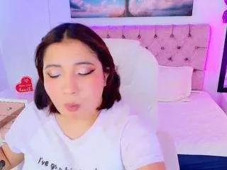 Discover our girls online shows and discover the company of countless livestreamers, with stunning shapes, sex toys and more.