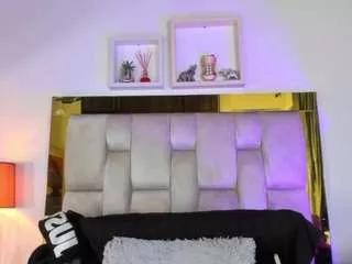 emma-rossee from CamSoda