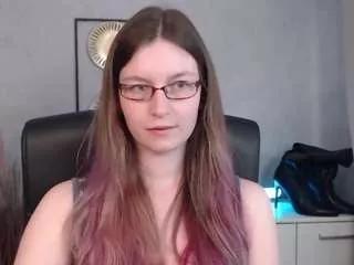 emmatease94 from CamSoda is Freechat