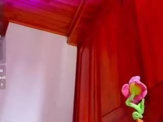 Discover our girls online shows and discover the company of countless livestreamers, with stunning shapes, sex toys and more.