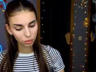 emmigreen from CamSoda