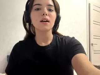 Emy-bloom webcams show profile image 