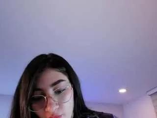 emyy-rosse from CamSoda
