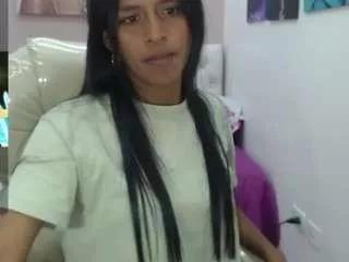 enyeliin from CamSoda