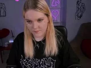 esma-shine from CamSoda is Freechat