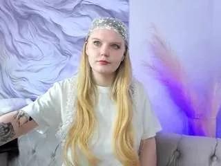 essie-fanning from CamSoda