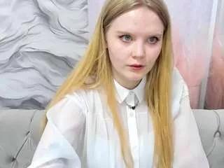 essie-fanning from CamSoda