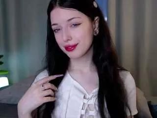 Discover our girls online shows and discover the company of countless livestreamers, with stunning shapes, sex toys and more.