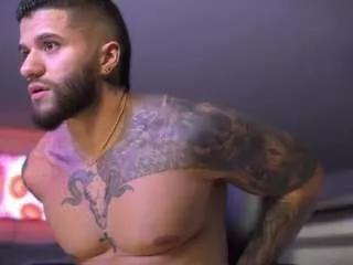 Discover our girls online shows and discover the company of countless livestreamers, with stunning shapes, sex toys and more.