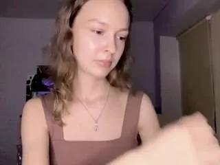 Discover our girls online shows and discover the company of countless livestreamers, with stunning shapes, sex toys and more.