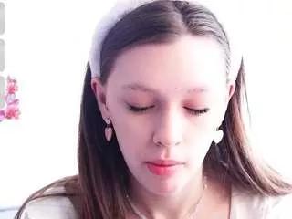 Discover our girls online shows and discover the company of countless livestreamers, with stunning shapes, sex toys and more.