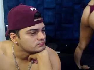 Discover our girls online shows and discover the company of countless livestreamers, with stunning shapes, sex toys and more.