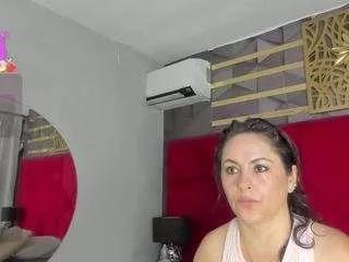 hanny-milf from CamSoda
