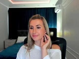 happysmileee from CamSoda