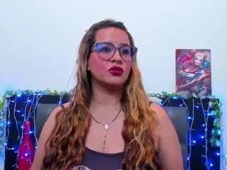 Discover our girls online shows and discover the company of countless livestreamers, with stunning shapes, sex toys and more.