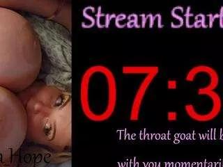 Discover our girls online shows and discover the company of countless livestreamers, with stunning shapes, sex toys and more.
