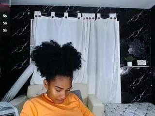 hillary-queen from CamSoda
