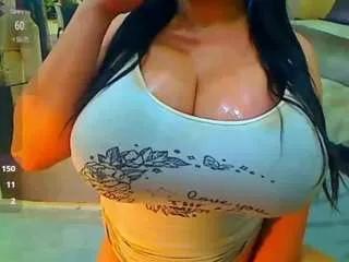 hillarysofia from CamSoda