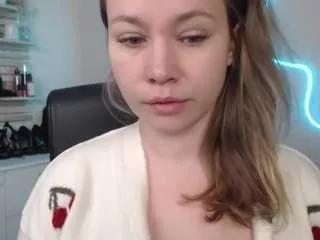 holly95love from CamSoda