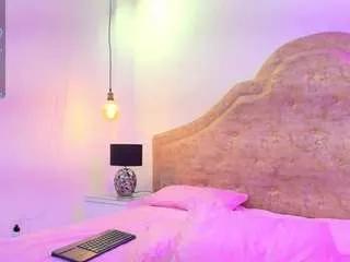 hottiepink02 from CamSoda