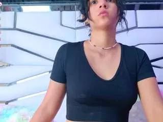 Discover our girls online shows and discover the company of countless livestreamers, with stunning shapes, sex toys and more.