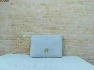 issa-bonnet from CamSoda