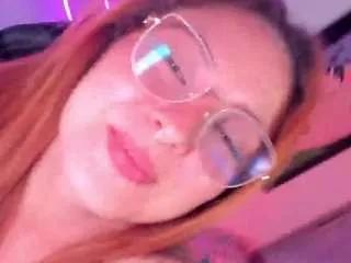 izyzys-baker from CamSoda