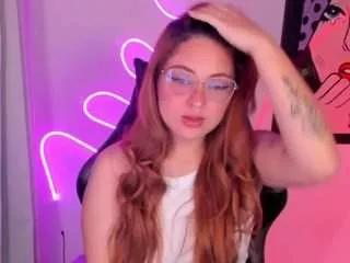 izyzys-baker from CamSoda