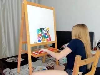 Discover our girls online shows and discover the company of countless livestreamers, with stunning shapes, sex toys and more.