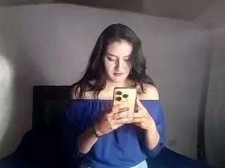 Discover our girls online shows and discover the company of countless livestreamers, with stunning shapes, sex toys and more.