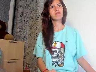 Discover our girls online shows and discover the company of countless livestreamers, with stunning shapes, sex toys and more.