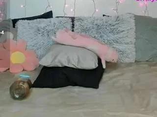 juicymilk from CamSoda is Freechat