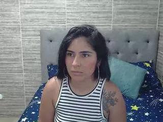 Discover our girls online shows and discover the company of countless livestreamers, with stunning shapes, sex toys and more.