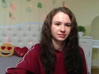 Discover our girls online shows and discover the company of countless livestreamers, with stunning shapes, sex toys and more.