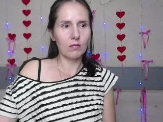 karinaswannest from CamSoda is Freechat