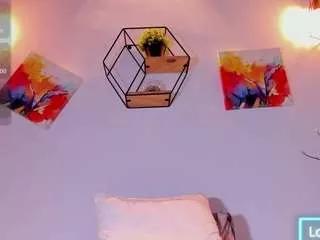 karlaliones99 from CamSoda is Freechat