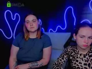 Discover our girls online shows and discover the company of countless livestreamers, with stunning shapes, sex toys and more.