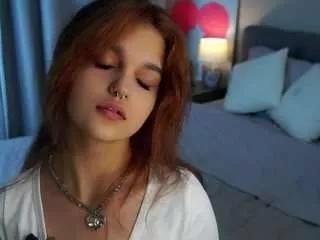 Discover our girls online shows and discover the company of countless livestreamers, with stunning shapes, sex toys and more.