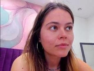 Discover our girls online shows and discover the company of countless livestreamers, with stunning shapes, sex toys and more.