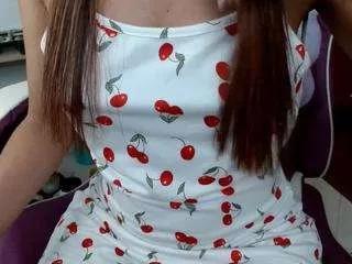 Discover our girls online shows and discover the company of countless livestreamers, with stunning shapes, sex toys and more.