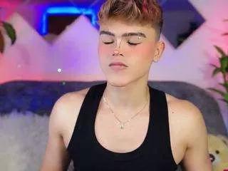 kennyboy-18 from CamSoda is Freechat