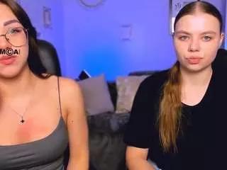 kiki-swan from CamSoda